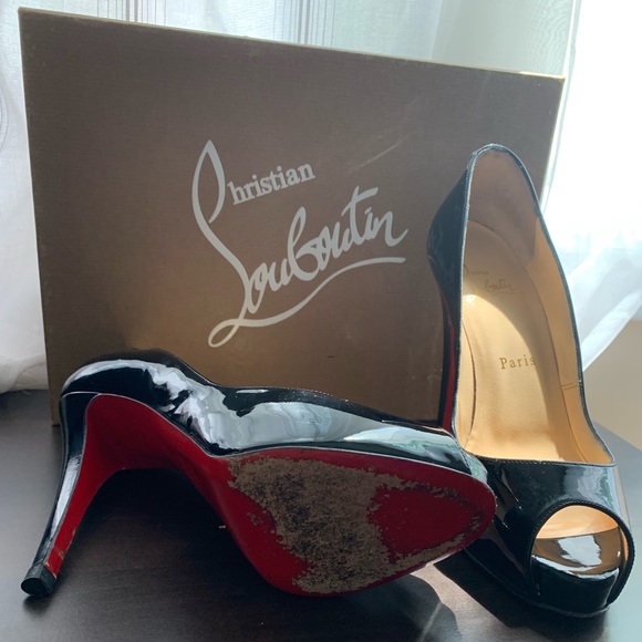 ‼️Reposhing‼️ Christian Louboutin red bottoms - Picture 4 of 6